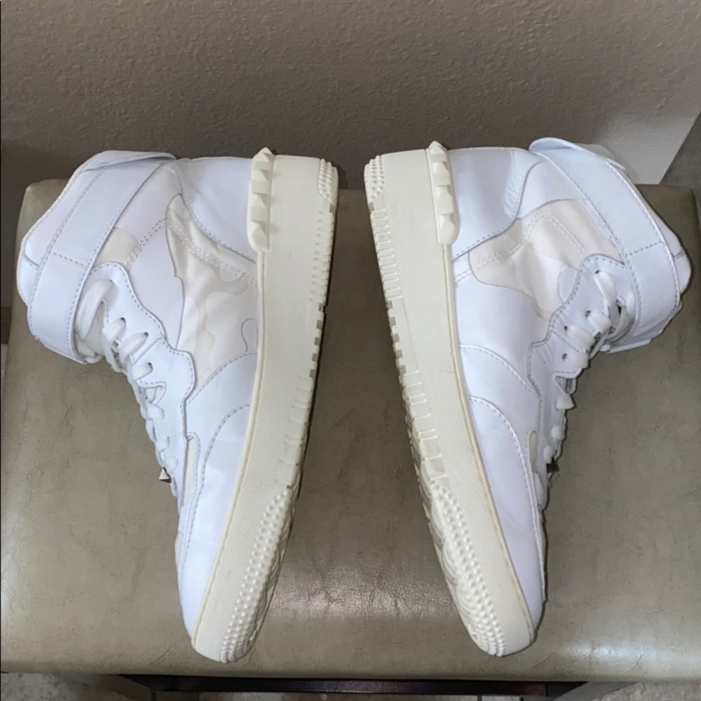 Valentino Garavani padded collar hi top sneakers - Picture 2 of 11